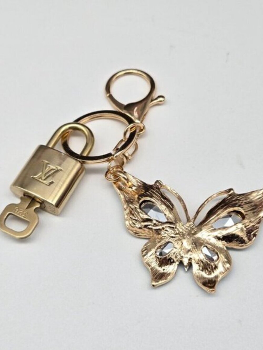 LV Gold Padlock 🔑 Authentic Louis Vuitton Charm + Unbranded Butterfly Keychain - Picture 8 of 9
